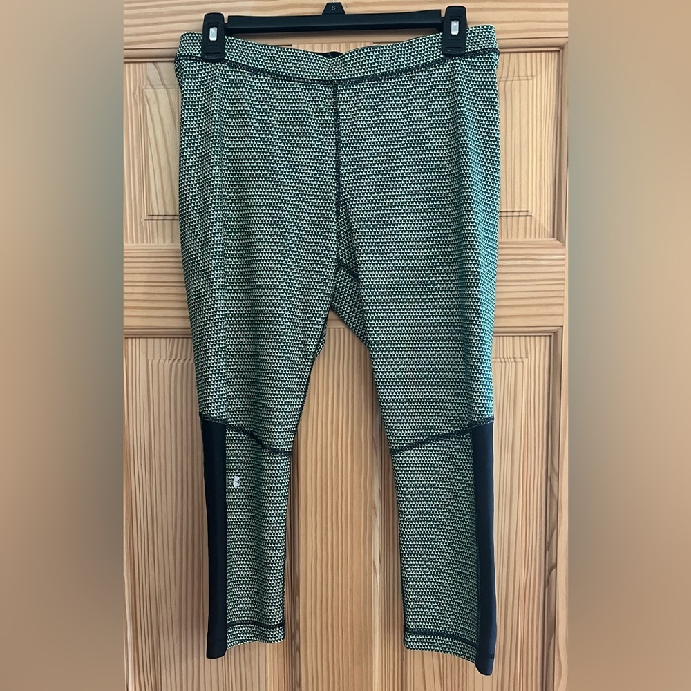 Under‎ Armour Black and Green Heat Gear  Compression Leggings Size Large